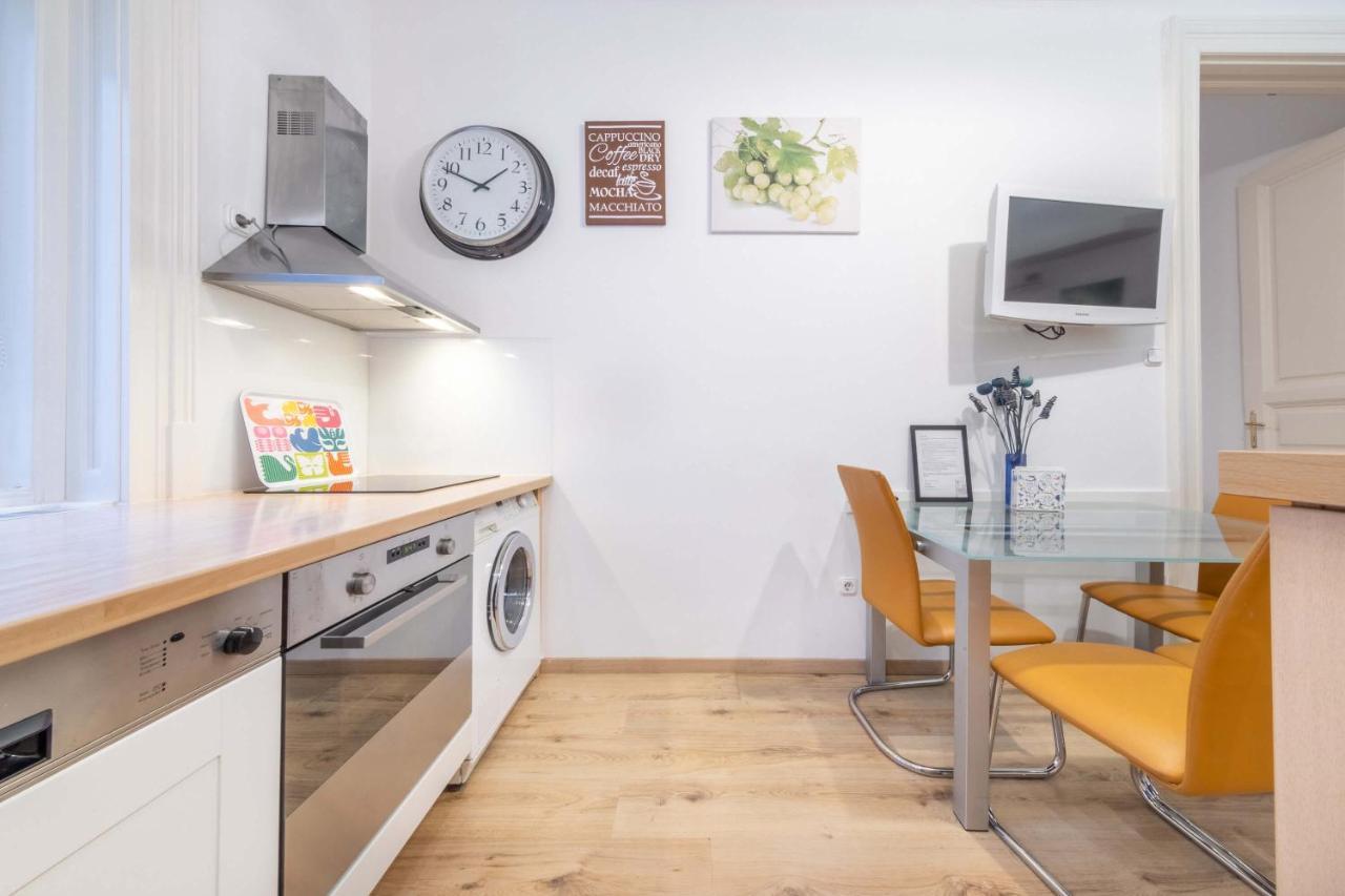 Anastasia 2 Bedrooms Apartment On Vaci Utca Βουδαπέστη Εξωτερικό φωτογραφία